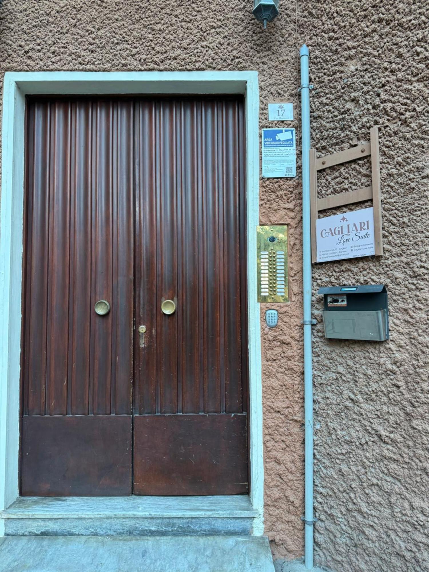 Cagliari Love Suite Esterno foto